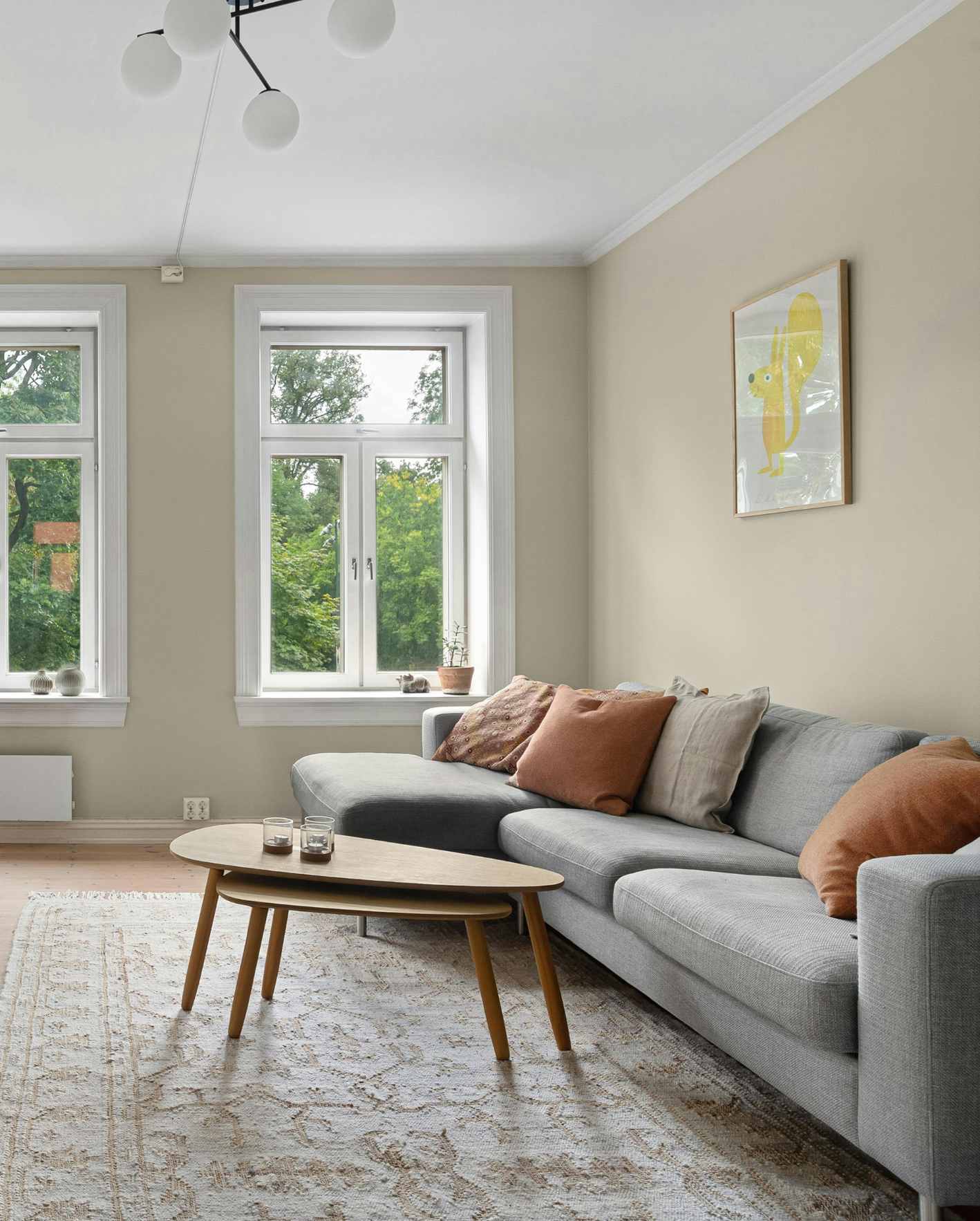 A clean, professionally styled short-term rental living room, highlighting how Park Place Properties helps Miami Airbnb owners improve listing performance, adjust pricing strategy, and maximize revenue potential.
